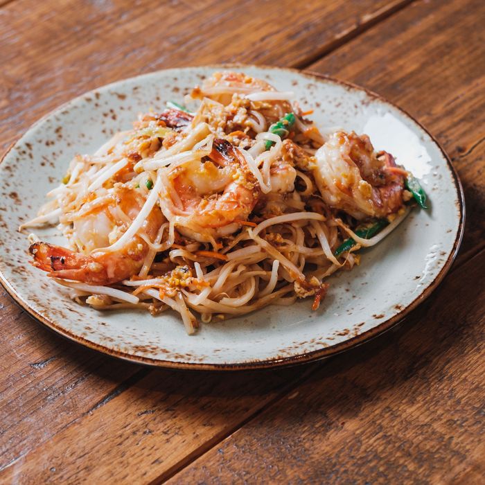 Pad Thai met scampi's en soyascheuten